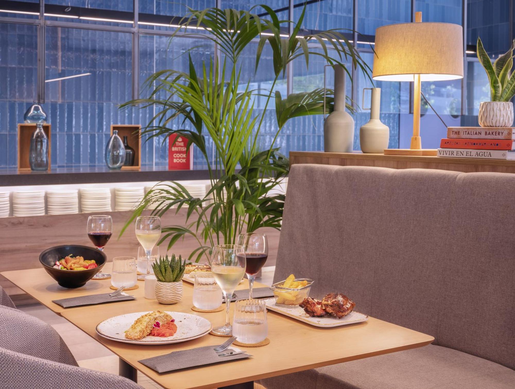 Innside By Melia Valencia Oceanic Buitenkant foto
